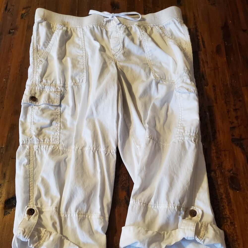 White pedal pushers